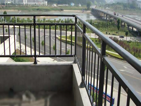 陽臺護(hù)欄哪家便宜? 陽臺護(hù)欄哪家便宜?