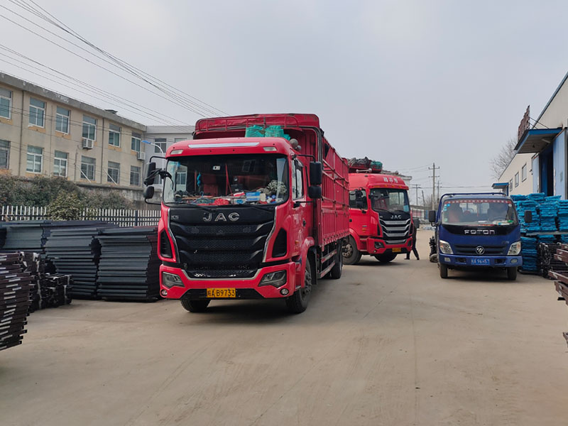  金用護(hù)欄2022年2月24日鋅鋼陽臺欄桿裝車發(fā)貨！