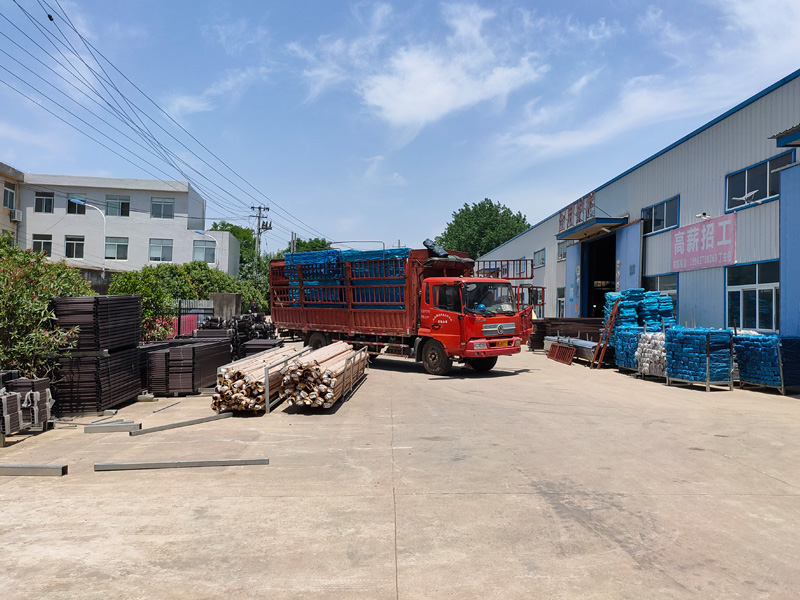 金用護(hù)欄2022年6月11日鋅鋼陽(yáng)臺(tái)護(hù)欄裝車發(fā)貨! 金用護(hù)欄2022年6月11日鋅鋼陽(yáng)臺(tái)護(hù)欄裝車發(fā)貨!