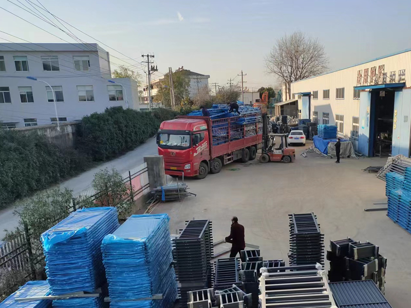 金用護(hù)欄2022年12月10日鋅鋼陽(yáng)臺(tái)護(hù)欄裝車發(fā)貨！