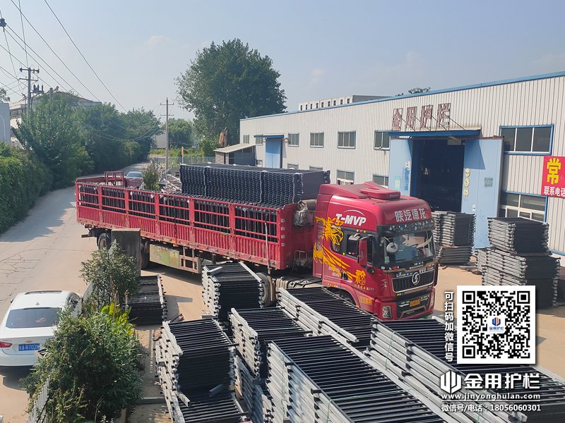 2023年8月21日鋅鋼圍墻護欄裝車發(fā)貨！