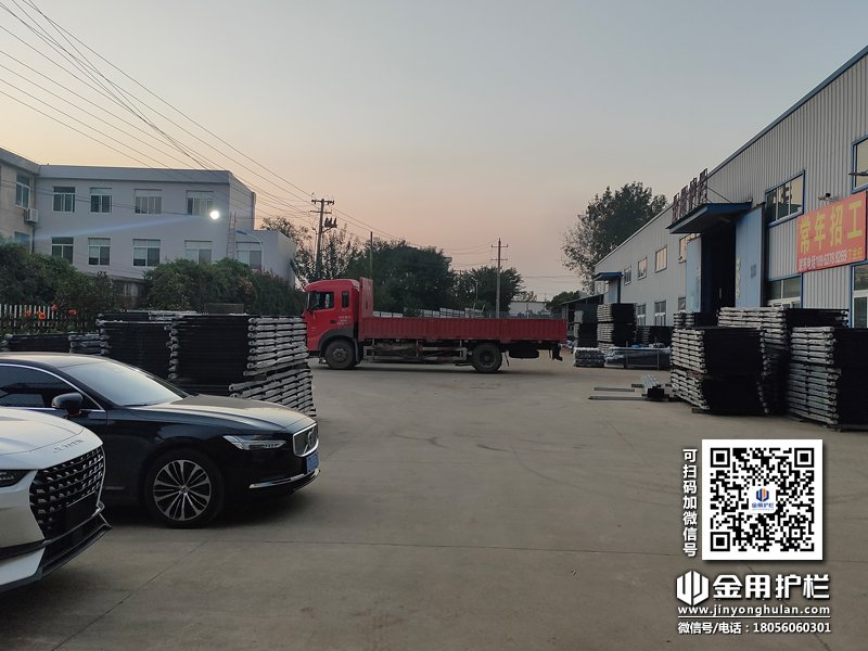 2023年10月20日鋅鋼圍墻護欄裝車發貨！