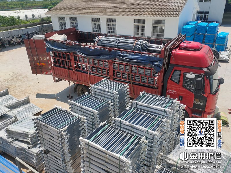 2025年7月3日鋅鋼飄窗欄桿裝車發(fā)貨！