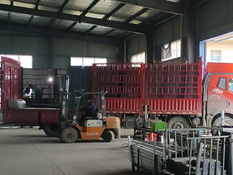2025年9月30日鋅鋼百葉窗裝車發貨！
